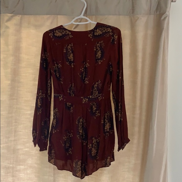 Deep V Floral Romper - Picture 2 of 2